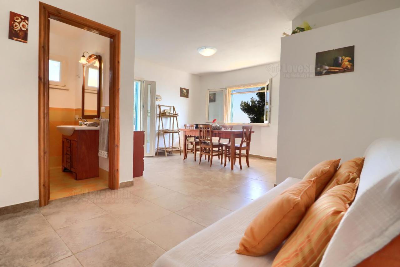 Casa Funnuvojere By Lovesud Corsano  外观 照片